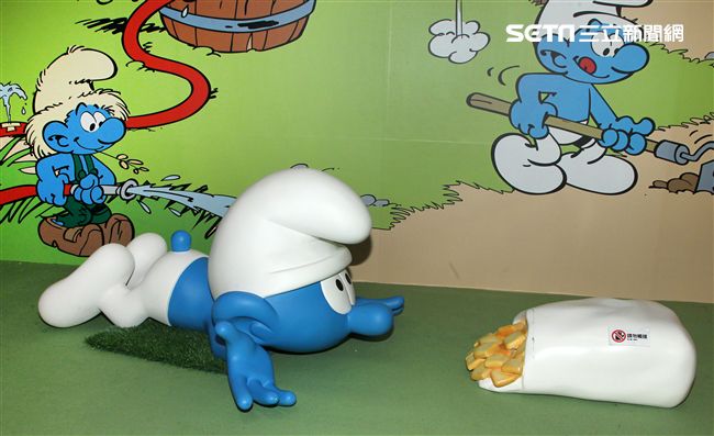 風迷全球比利時藍色小精靈村莊，體驗藍色小精靈的世界，藍色皮膚白色褲子身高只有三個蘋果高，據說他們都超過百歲了，超可愛的。（記者邱榮吉/攝影）