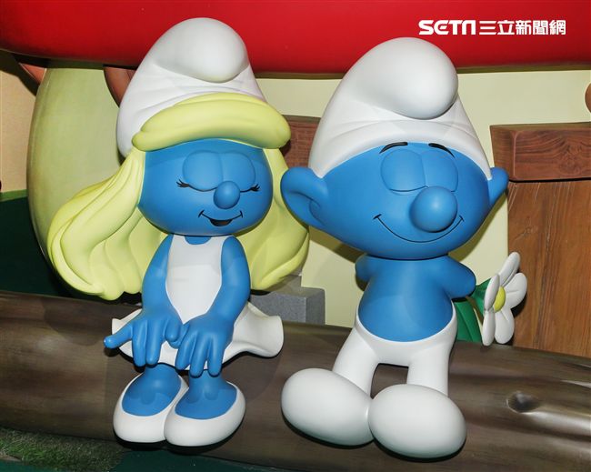 風迷全球比利時藍色小精靈村莊，體驗藍色小精靈的世界，藍色皮膚白色褲子身高只有三個蘋果高，據說他們都超過百歲了，超可愛的。（記者邱榮吉/攝影）