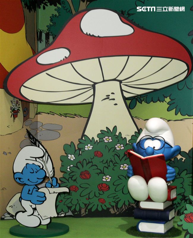 風迷全球比利時藍色小精靈村莊，體驗藍色小精靈的世界，藍色皮膚白色褲子身高只有三個蘋果高，據說他們都超過百歲了，超可愛的。（記者邱榮吉/攝影）