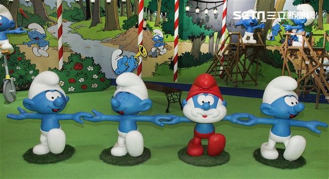 風迷全球比利時藍色小精靈村莊，體驗藍色小精靈的世界，藍色皮膚白色褲子身高只有三個蘋果高，據說他們都超過百歲了，超可愛的。（記者邱榮吉/攝影）