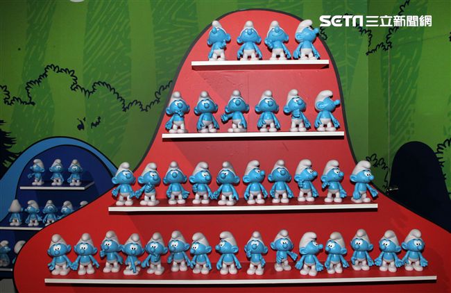 風迷全球比利時藍色小精靈村莊，體驗藍色小精靈的世界，藍色皮膚白色褲子身高只有三個蘋果高，據說他們都超過百歲了，超可愛的。（記者邱榮吉/攝影）