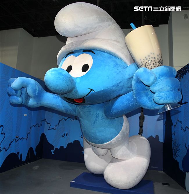 風迷全球比利時藍色小精靈村莊，體驗藍色小精靈的世界，藍色皮膚白色褲子身高只有三個蘋果高，據說他們都超過百歲了，超可愛的。（記者邱榮吉/攝影）