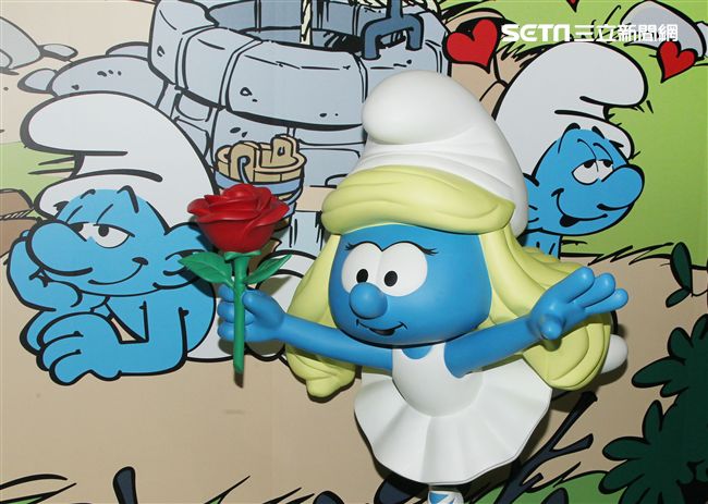 風迷全球比利時藍色小精靈村莊，體驗藍色小精靈的世界，藍色皮膚白色褲子身高只有三個蘋果高，據說他們都超過百歲了，超可愛的。（記者邱榮吉/攝影）