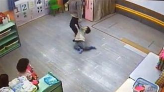掐領過肩摔　台南一幼稚園這樣帶小孩