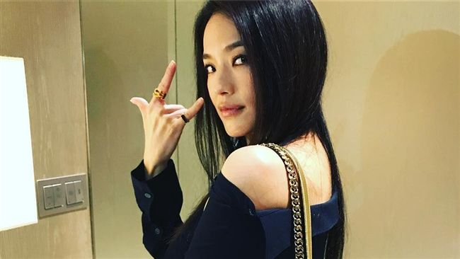 青澀舊照流出！舒淇自爆從小被媽嫌醜
