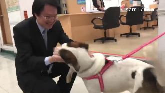 林右昌愛心領養　消防隊犬免送收容所