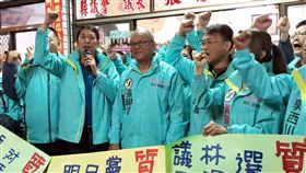 張明達盼儘速查明綠營嘉縣長初選爭議民進黨嘉義縣長初選結果揭曉，民調落敗的嘉義縣議會議長張明達（前左2）晚間說明相關爭議。黨中央選對會召集人林錫耀則回應處理經過，強調一切公正。中央社記者黃國芳攝　107年3月6日