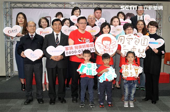 正懷第二胎身孕的孫燕姿首次參與國內守護兒童公益活動。（記者邱榮吉/攝影）