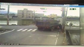 苗栗騎士連人帶車慘跌田溝 