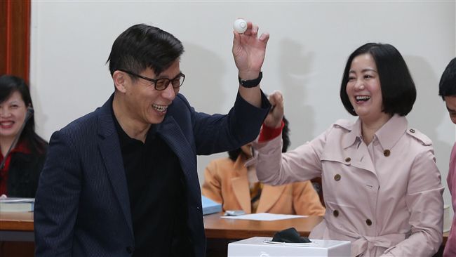 立院婦女節選召委　女立委抽籤都槓龜