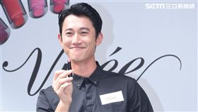 吳慷仁帥氣出席彩妝活動與粉絲近距離互動