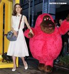 時尚媽咪范瑋琪變身表情后，挑戰秒速變臉即興演繹超潮。（記者邱榮吉/攝影）