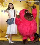 時尚媽咪范瑋琪變身表情后，挑戰秒速變臉即興演繹超潮。（記者邱榮吉/攝影）