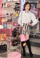 王瞳少女心大發出席童話系時尚風潮、糖果王國開幕趴。（記者邱榮吉/攝影）