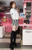 王瞳少女心大發出席童話系時尚風潮、糖果王國開幕趴。（記者邱榮吉/攝影）