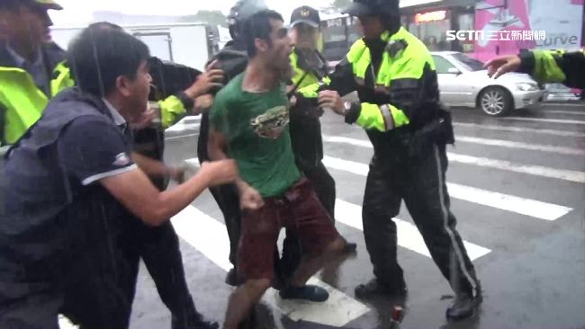 警尊嚴在哪？妨害公務99%罰錢了事
