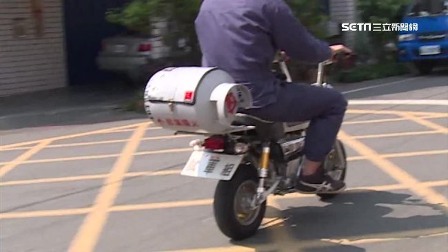 瓦斯桶變機車置物箱　嚴禁三寶超有梗