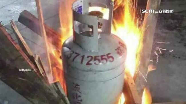 火烤瓦斯桶是桶仔雞？網友：差點報警
