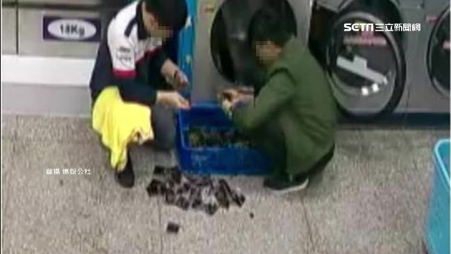 男把烘衣機當微波爐　醬包加熱全爆開