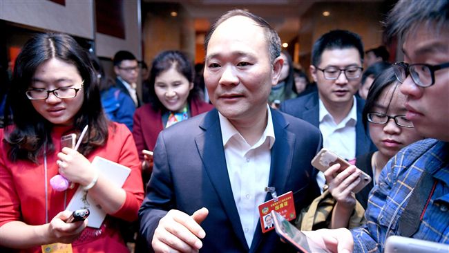 一個山寨老粗　如何變賓士最大股東？