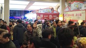 士林夜市前進常州拚經濟士林夜市商家近日在江蘇燈會旁設攤，短短一個多月業績達到人民幣500萬元（新台幣約2340萬元）。（業者提供）中央社記者陳家倫上海傳真　107年3月9日