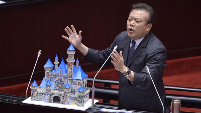 屏東迪士尼？綠委質疑「有人要來？」