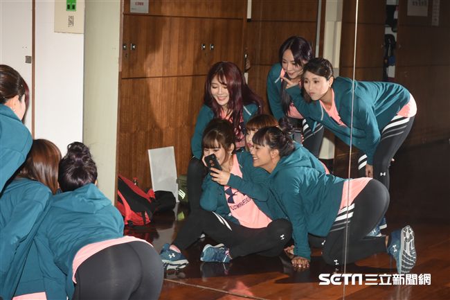 Lamigirls春訓練舞開放媒體拍攝。 圖／記者林敬旻攝