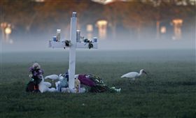 美國佛州校園槍擊案。-死亡-墳墓-葬禮-喪禮-墓地-（圖／美聯社／達志影像）