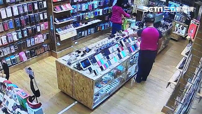 假詢問真偷竊！男竟稱：我無法克制