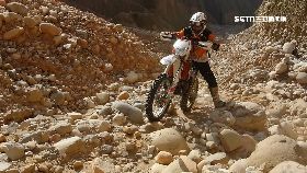 a飆火炎判刑1800