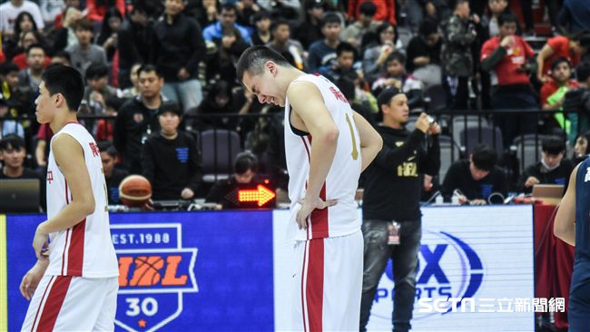 「不想看大家輸球」　吳沛嘉落男兒淚