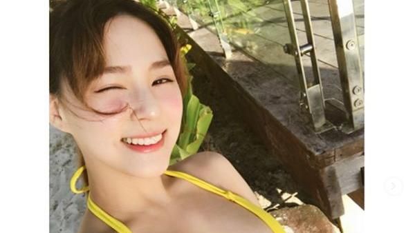 G奶女神偷穿男友衣　網崩潰：是誰？