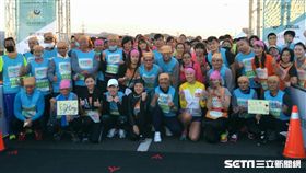 ▲陽光基金會燒燙傷友在國道馬拉松半馬起跑前合影。（圖／記者林辰彥攝影）