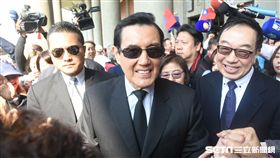 前總統馬英九前往國父紀念館向國父遺像獻花。 圖／記者林敬旻攝