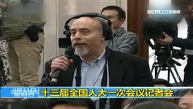 外媒記者問修憲 竟遭官員譏