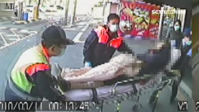 轎車與民間救護車擦撞　1命危2輕傷