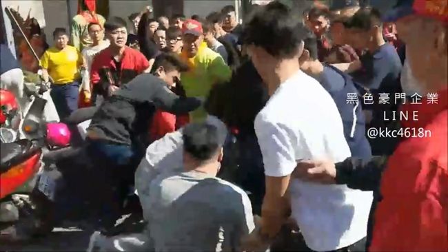 廟會繞境變調　男看人一眼竟遭圍毆