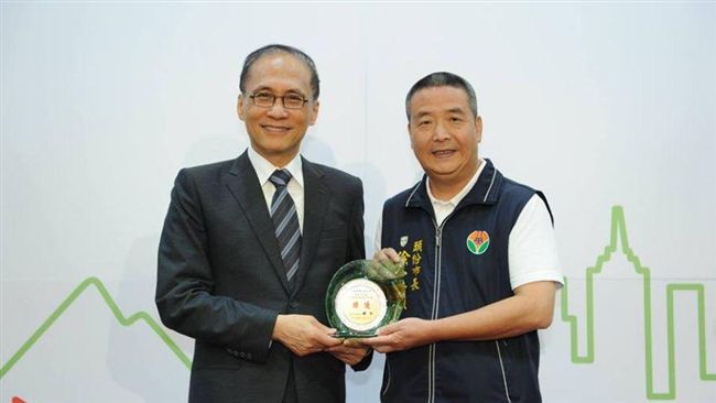 循「柯P模式　綠苗栗縣長禮讓無黨籍
