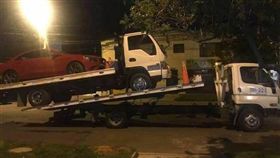 爆胎,帶賽,拖吊車,荒謬,爆笑公社　圖／翻攝自臉書爆笑公社