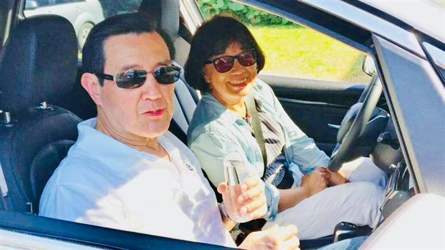 若馬英九開車載龍應台　他想到個笑話