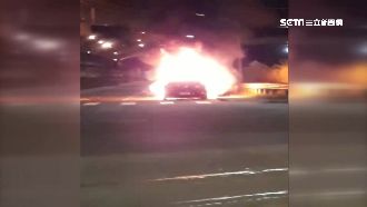 租車載妹突熄火　他嘗試發動竟火燒車