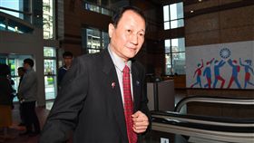 金介壽出席黨中央新北市長初選協調會前新北市議員金介壽（中）13日上午出席國民黨中央舉行的新北市長初選協調會，並表示不主張辯論，因為互相詰問，容易擦槍走火，應比照國民黨主席選舉，大家排排站，說明政見與理念。中央社記者王飛華攝　107年3月13日