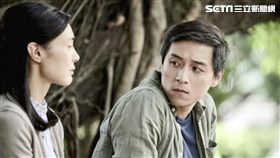 鄭人碩、曾珮瑜《上岸的魚》扮夫妻有痣一同。（圖／海鵬提供）