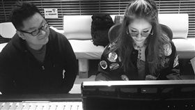 蕭亞軒近期積極籌備新專輯。（圖／翻攝自臉書）