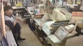 醉漢不滿店員態度　竟持刀怒揮險傷人