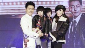 陳若儀難得與老公林志穎公開出席記者會。（圖／翻攝自微博）