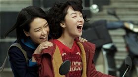 周冬雨與馬思純因為《七月與安生》一舉拿下金馬獎雙影后。（圖／翻攝自IG）