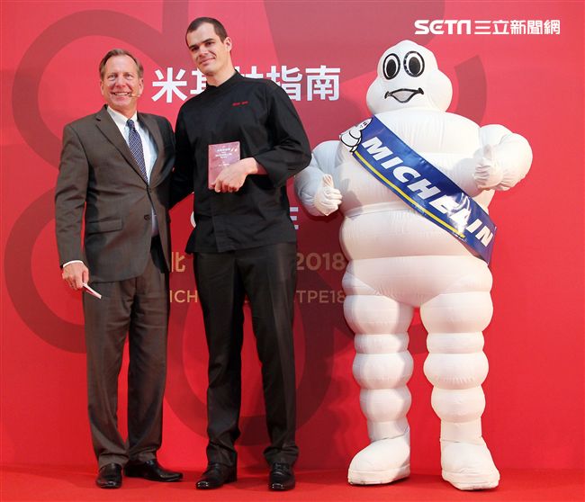 L’ATELIER de Joël Robuchon 侯布雄法式餐廳 獲得米其林一星餐廳。（記者邱榮吉/攝影）