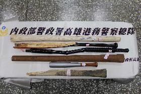 高雄港魚貨買賣糾紛砸車恐嚇　警逮嫌法