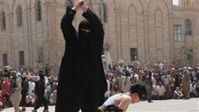 印尼亞齊特區（Aceh）傳出將立法以「斬首」來懲罰謀殺犯（圖／翻攝自推特）